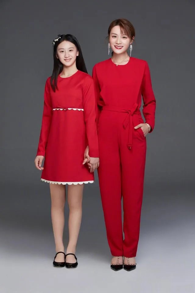 叶一茜13岁女儿庆生,田雨橙身高直逼爸爸,你羡慕了吗?