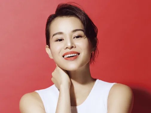 胡杏儿因不当言论翻车，多年来的好人缘不复存在，言行真的很重要，啥情况？