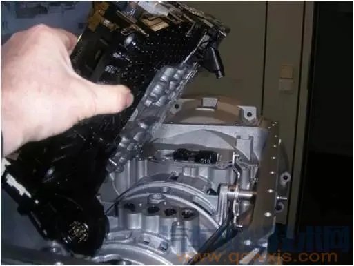 自动变速箱阀体总成拆卸与安装（教程图解）