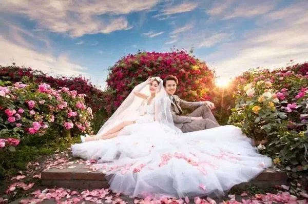哪里婚纱照拍的比较好 国内拍婚纱照哪家最好
