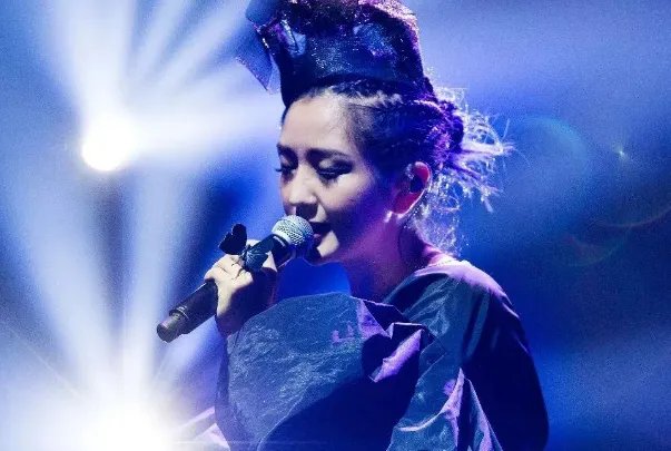 何洁十大热门歌曲排行榜：《小永远》上榜，第三催人泪下