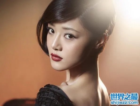 邓家佳整容前后照片对比,以前的唐悠悠完全看不见了