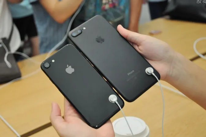 iPhone12将于10月14日发布，你预计会有大批国人抢购吗？
