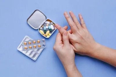 四肢麻木该怎么治疗