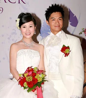 胡诺言和陈琪结束爱情长跑举行甜蜜婚宴 拍拖7年密不透风