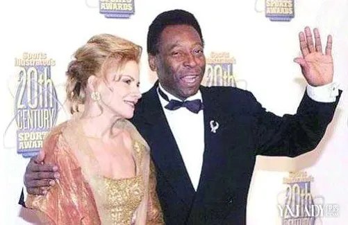 球王贝利妻子近照三任娇妻PK孰更胜一筹？