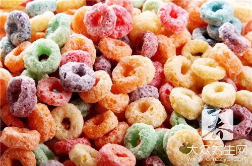 可乐和薄荷糖一起吃吗?