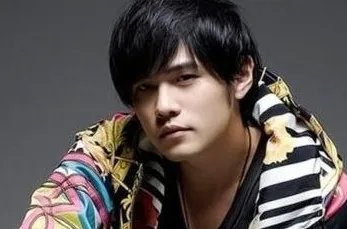 周杰伦公布新歌MV前奏,他今年会出专辑吗?