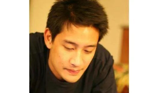 电视剧《妒海》男主角是谁？