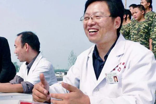 2019年了,为什么杨永信还在电人?