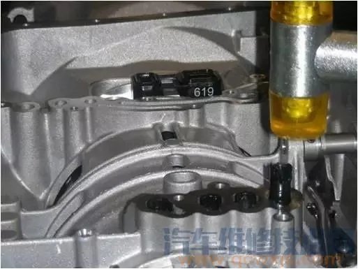 自动变速箱阀体总成拆卸与安装（教程图解）