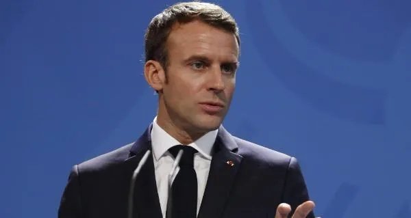 法国马克龙妻子年轻时照片