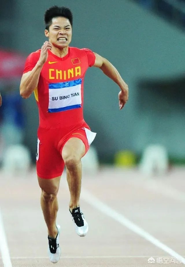 2018田径洲际杯百米大战,苏炳添一直领先,但怎样在最后一瞬被反超0.02秒?