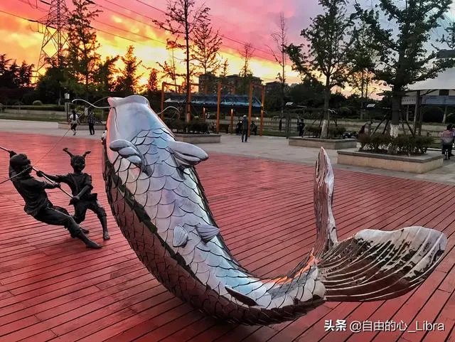 今年夏天你有拍到火烧云吗，可以分享一下吗？