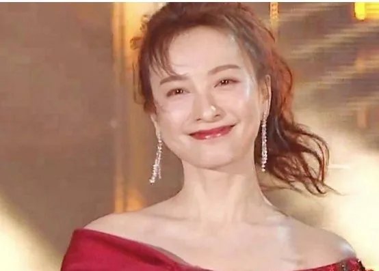 吴昕目前是快本里副业最多的女主持人吗？
