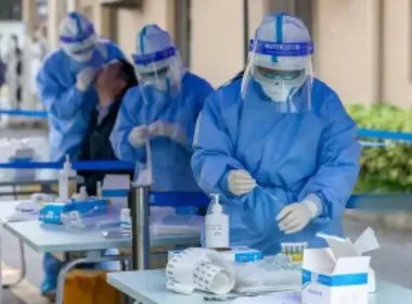 引发扬州疫情的“毛老太案”被批捕,此案件起到了怎样的警示作用?