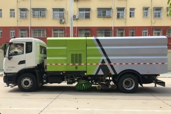 保洁清扫车一般多少钱