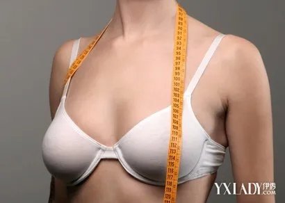 【组斗鱼女主播卡卡直播中无畏露点走光丰满上围吃什么