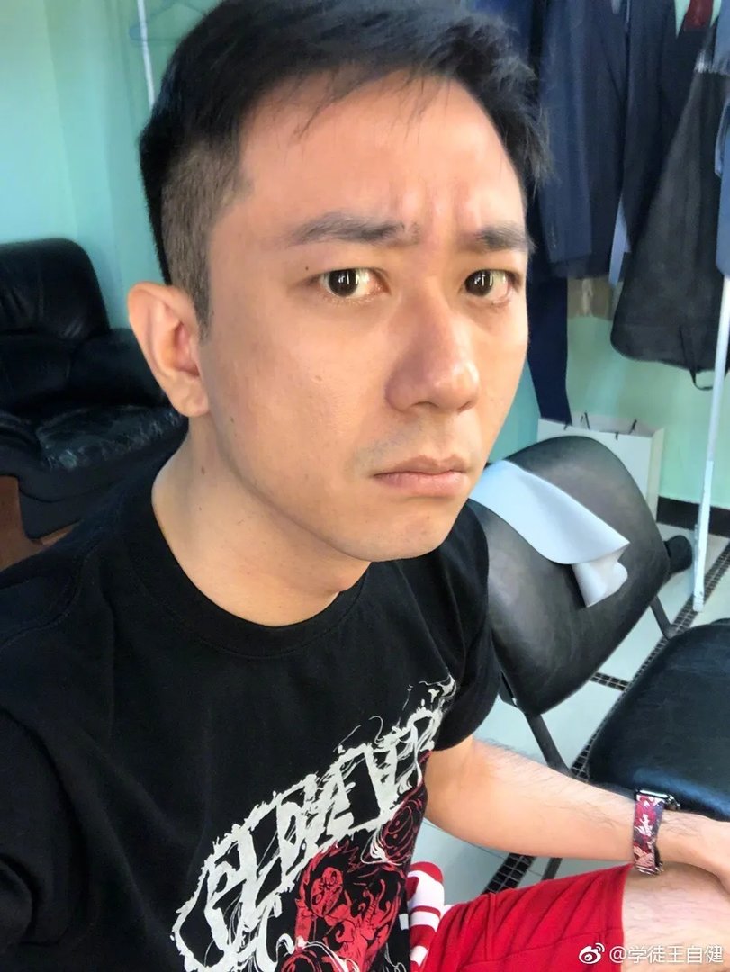 王自健现在在干嘛做什么节目 王自健张伯鑫4.23事件真相