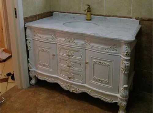 橡木浴室柜的优缺点有什么