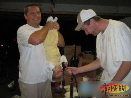 “00后”13岁小情侣当爹妈 盘点那些雷人父母