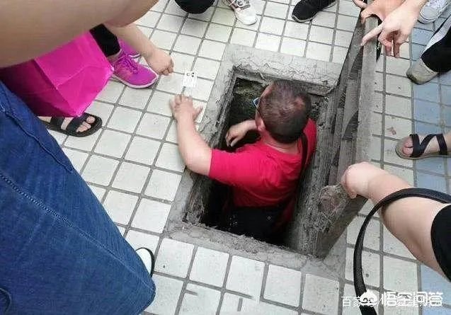 河南一考生入场前身份证掉下水井盖里,老师直接跳了下去取回身份证,你怎么看?