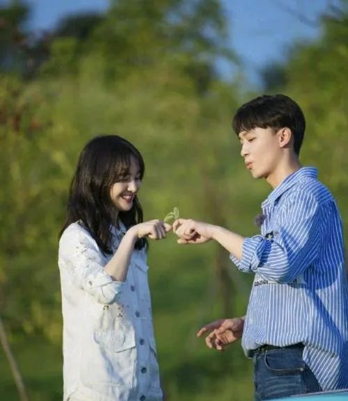 劣迹人员参与的节目将被限制播放,郑爽出演的作品还有机会出现在荧幕上吗?