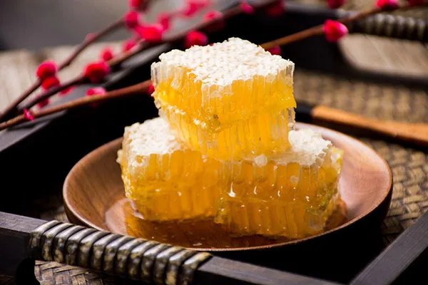 蜂巢蜜的作用与功效