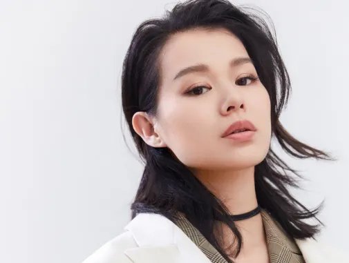 胡杏儿因不当言论翻车，多年来的好人缘不复存在，言行真的很重要，啥情况？