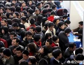 如何解决大学生的就业问题？