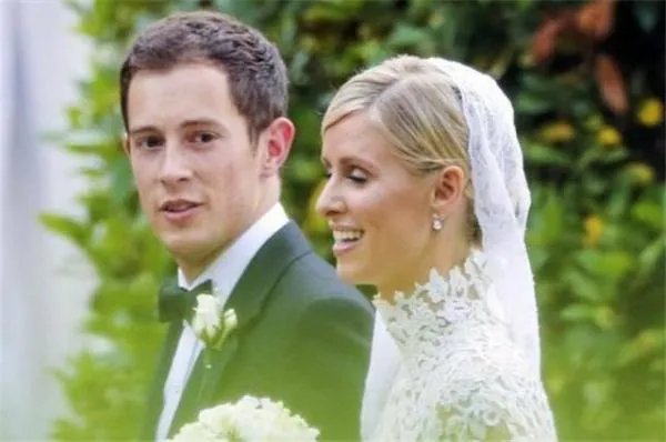 法国马克龙妻子年轻时照片