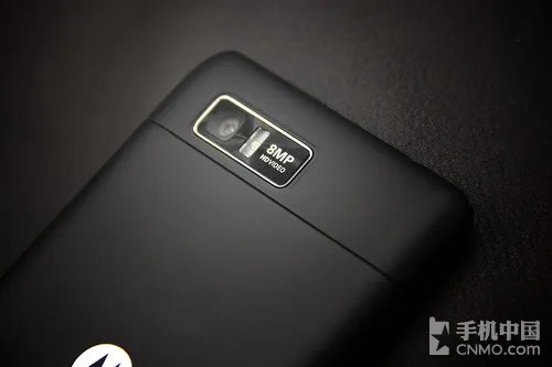 2GHz主频超窄边框 摩托罗拉MT788评测