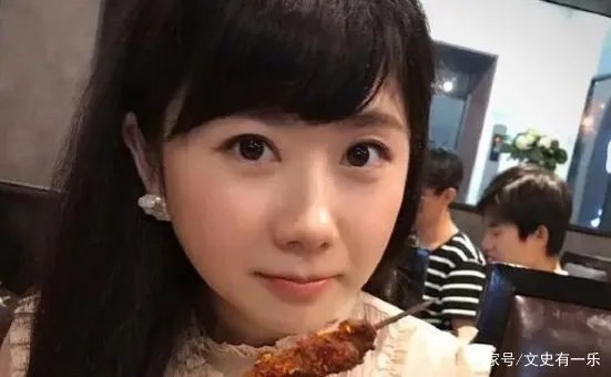 福原爱祝贺日本混双夺冠,开心到鼓掌,日本网友对此是怎样的反应?