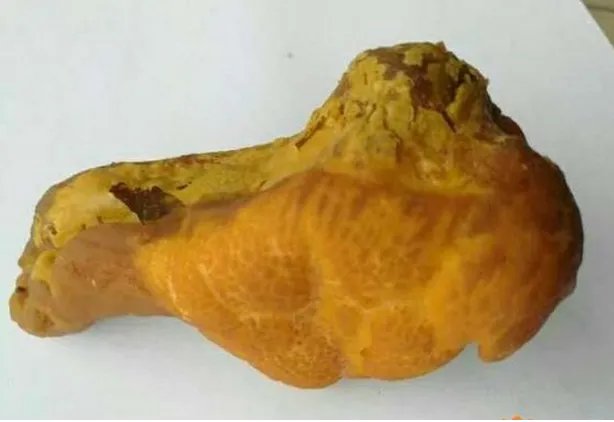 男子杀鸡获鸡宝为何重金求购？