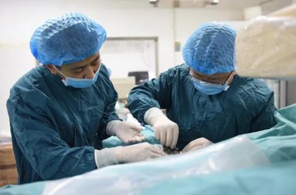 浙江90后小伙心梗不听医生劝拒绝手术，你如何看待此小伙的做法？