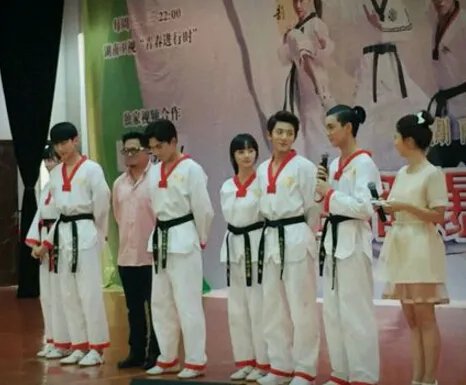 旋风少女杀青合照曝光  为什么那么高人气?