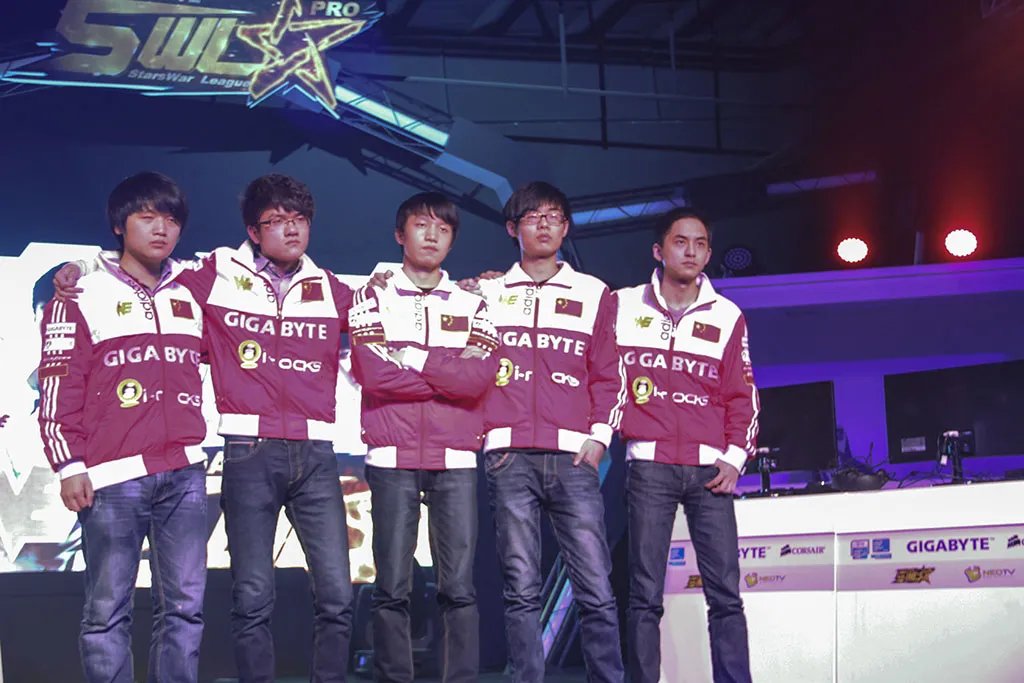 SWL英雄联盟第二季总决赛 IG夺冠图展