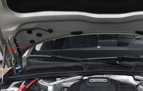 2012款奥迪a4发动机号在什么位置看图