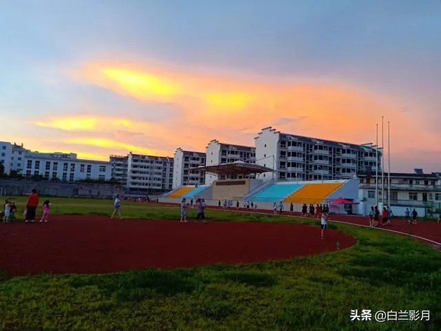 今年夏天你有拍到火烧云吗，可以分享一下吗？