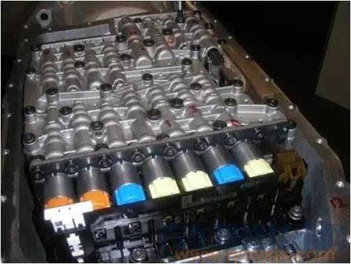 自动变速箱阀体总成拆卸与安装（教程图解）