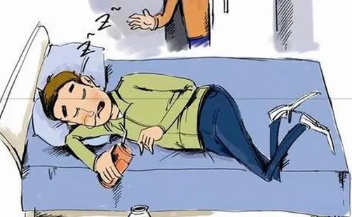 男子半夜怎么会被人摸手呢？