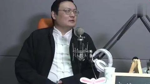 你怎么看待梁宏达所有节目被停，被迫退圈这件事呢？