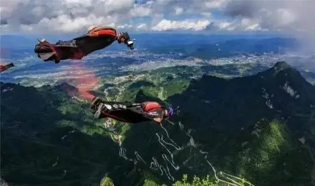 天门山翼装飞行失联女生身亡，你如何看待极限运动？