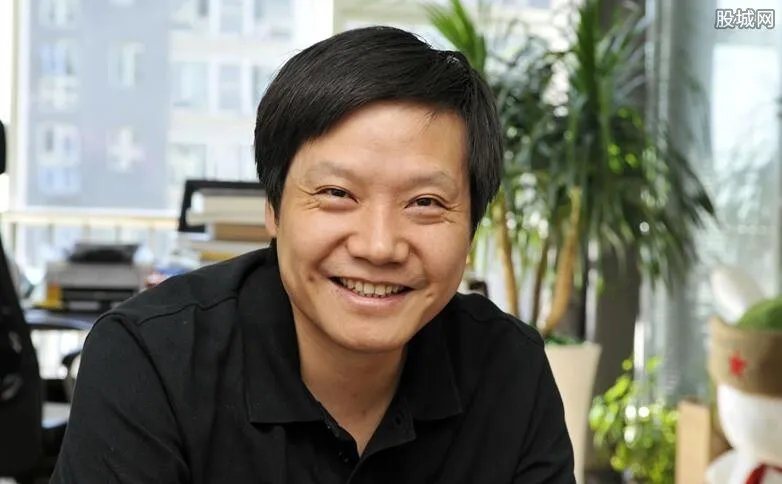 雷军持有小米股份比例多少 他现在的身价多少亿？