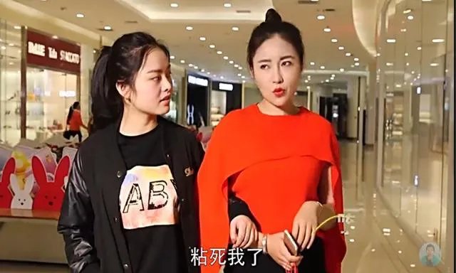 陈翔六点半腿腿发生了什么事？听说她去世了，真的假的？