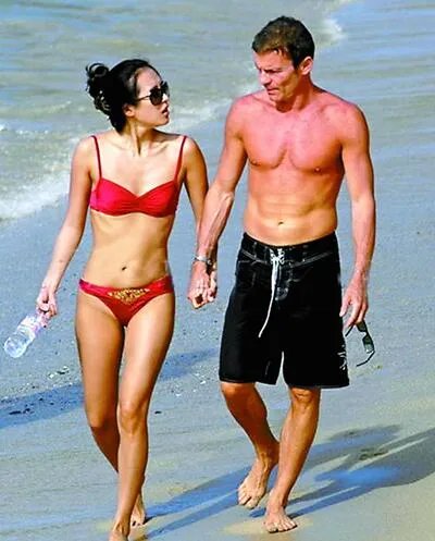 章子怡沙滩阴谋是真的吗？  被醒醒流了一脸口水的幸福女神