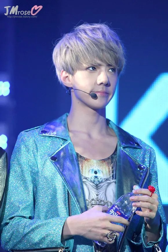 球吴世勋快本可爱颂的动图、还有他其他的动图+图片都可以 要萌啊