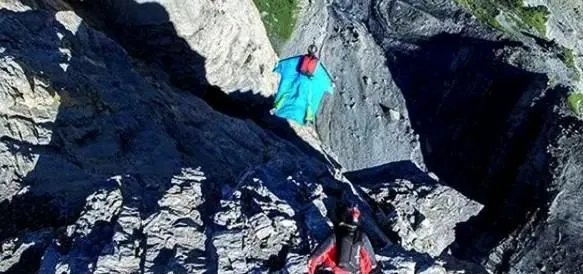 天门山翼装飞行失联女生身亡，你如何看待极限运动？