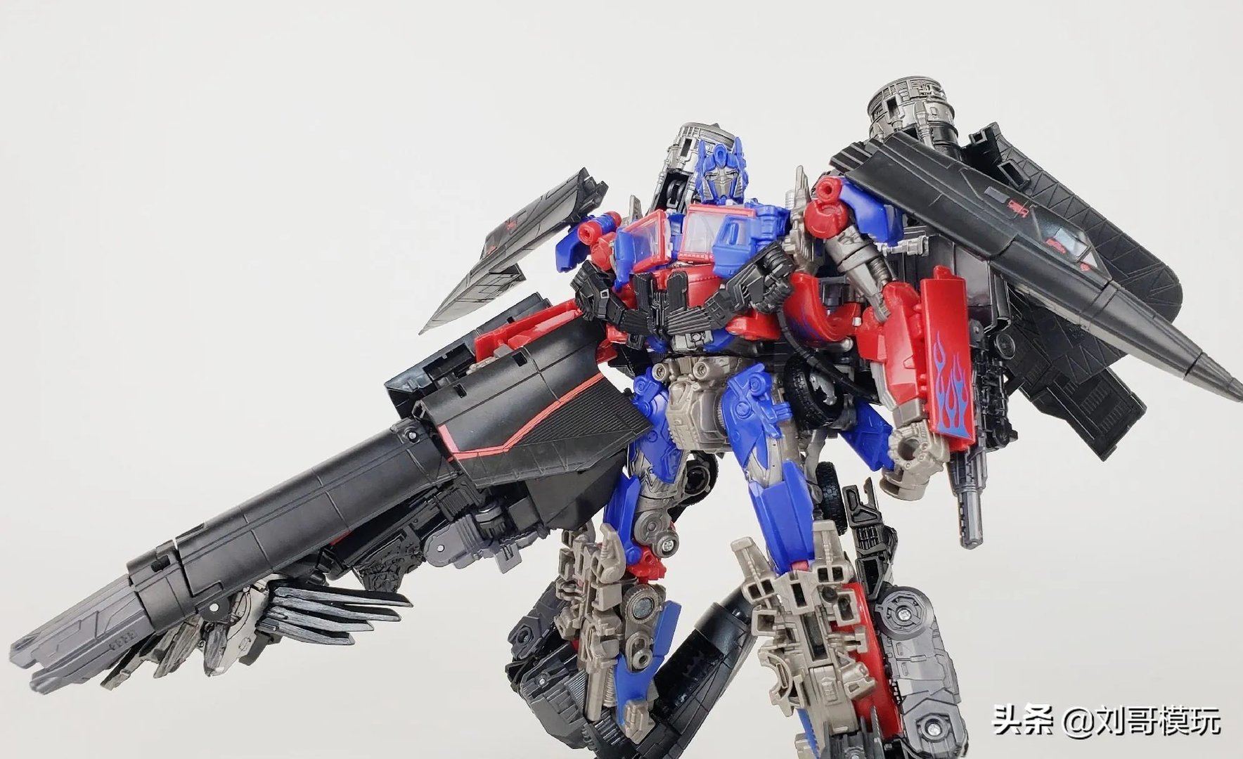 变形金刚2擎天柱合体（变形金刚SS天火擎天柱合体图文展示！）