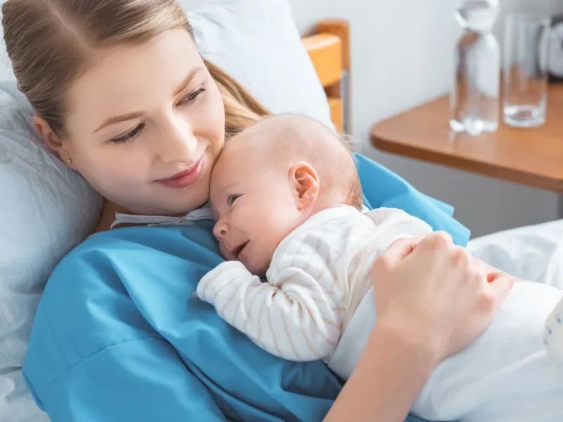 新生儿吃完奶就打嗝什么原因